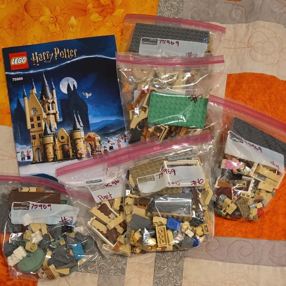 LEGO Harry Potter Set with Green and Tan Bricks
